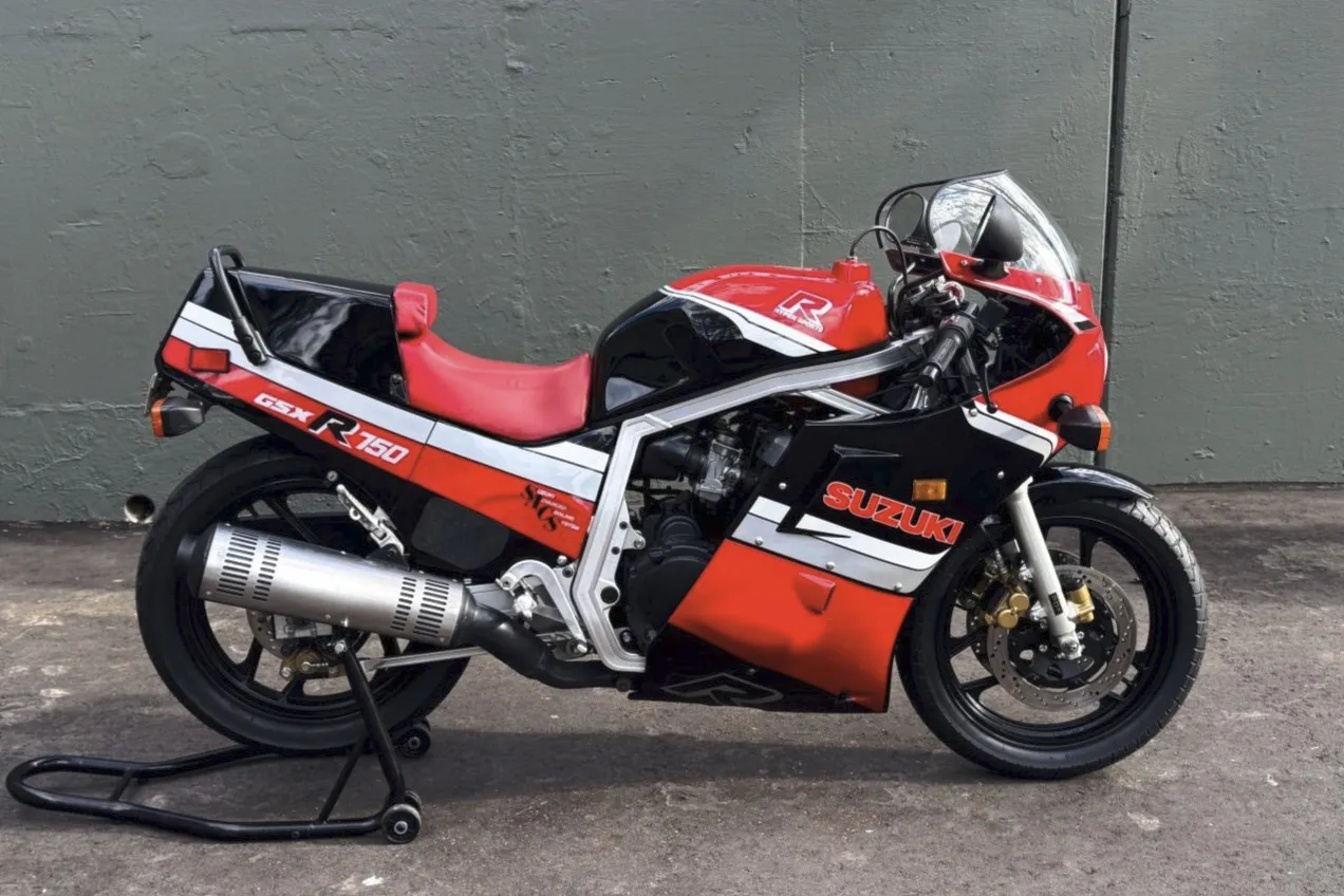 ☆S）良品♪GSX-R750('86) ACTIVE 薄型 右スイッチ♪ライトS/W付♪実働
